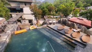 Bazén v ubytování Lotus Premium Lodge - Lotus Group Tours nebo v jeho okolí