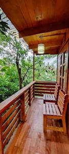 La serene nandihills的阳台或露台