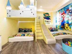 Łóżko lub łóżka w pokoju w obiekcie Haoyue Tongxin Family Homestay