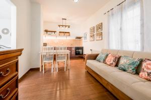 Ruang duduk di Apartman Lucie