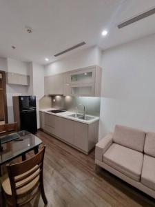 Dapur atau dapur kecil di Vinhomes Riverside Symphony apartment