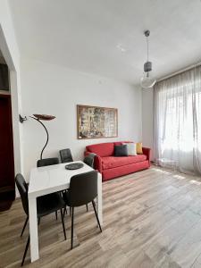 Et opholdsområde på LA Home - Puzzle House