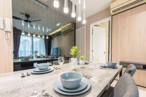 Fotografie z fotogalerie ubytování Arcoris Mont Kiara 12# Deluxe 2 Bedroom # Coner with Balcony #1-4Pax v Kuala Lumpur