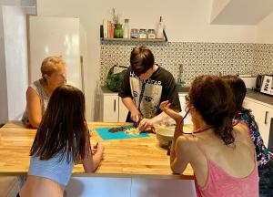 Afbeelding uit fotogalerij van Casa acollidora i familiar amb jardi i barbacoa in Ager