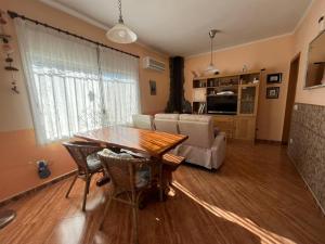 Kuchyň nebo kuchyňský kout v ubytování Villa Mireia + 9 fotografií