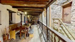 Reštaurácia alebo iné gastronomické zariadenie v ubytovaní Ca' Scocc, antica casa di montagna in Valsesia
