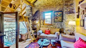Posedenie v ubytovaní Ca' Scocc, antica casa di montagna in Valsesia