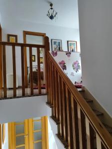 Fotografie z fotogalerie ubytování Charming house in Teo with balcony and parking included v destinaci Rua De Francos