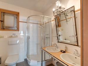 Kylpyhuone majoituspaikassa Backstage Hotel Serviced Apartments