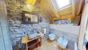 Posedenie v ubytovaní Ca' Scocc, antica casa di montagna in Valsesia + 37 fotografií