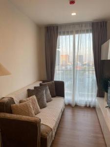 O zonă de relaxare la The Astra Condo B1209