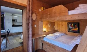 Posteľ alebo postele v izbe v ubytovaní L'Isle - Lofts & Lakes certified 5-stars