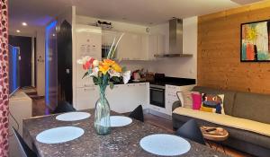 Kuchyňa alebo kuchynka v ubytovaní L'Isle - Lofts & Lakes certified 5-stars