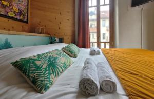 Posteľ alebo postele v izbe v ubytovaní L'Isle - Lofts & Lakes certified 5-stars