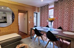 Posedenie v ubytovaní L'Isle - Lofts & Lakes certified 5-stars