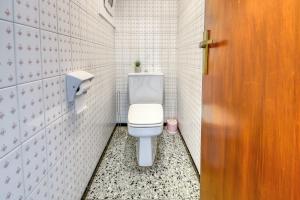 A bathroom at Avda de Rhode 229 Roses - Immo Barneda