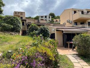 Κήπος έξω από το Location Appartement Porticcio