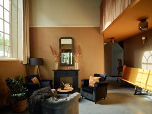 Posezení v ubytování B&B De Pastorie bij Dokkum