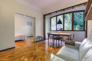 Uma área de estar em Ipanema lindo apartamento, lugar tranquilo
