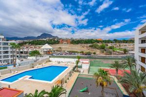 Výhled na bazén z ubytování GREEN AGAVE by Welcome Tenerife nebo okolí