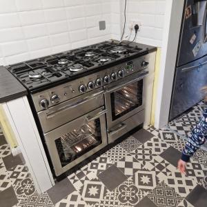 Η κουζίνα ή μικρή κουζίνα στο Guest house with appliances