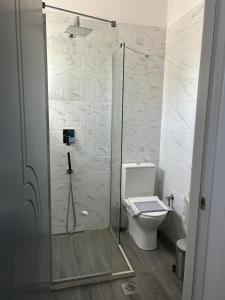 Ένα μπάνιο στο Perea Hotel 