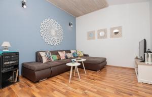 Χώρος καθιστικού στο Awesome Home In Pozla Gora