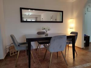 Zdjęcie z galerii obiektu Costa Esuri Ayamonte Las Encinas Luxury 3-bedroom apartment - huge garden w mieście Ayamonte