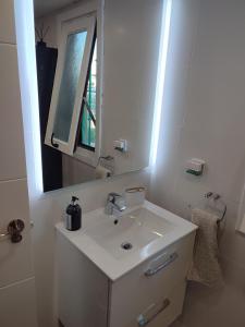 Zdjęcie z galerii obiektu Costa Esuri Ayamonte Las Encinas Luxury 3-bedroom apartment - huge garden w mieście Ayamonte