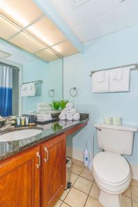 Vonios kambarys apgyvendinimo įstaigoje Beautiful Condo! Direct Oceanfront - 1 bedroom, 1 bath - Atlantica 200