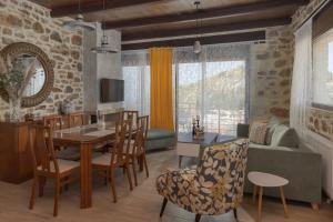 Restaurace v ubytování Villa Charaso Maritina private pool by Estia