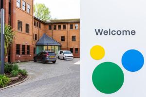 Gallery image of Waterside 2 Bed Apartment Taunton & FREE off road Parking & Wifi in Taunton +25 photos