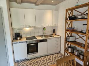 Fotografie z fotogalerie ubytování Große Wohnung in Curau mit Terrasse, Garten und Grill v destinaci Stockelsdorf