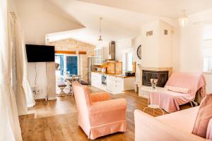 Μια τηλεόραση ή/και κέντρο ψυχαγωγίας στο Beautiful Villa Torre IV with sauna in Tar