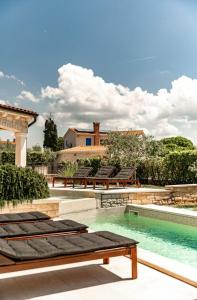 Πισίνα στο ή κοντά στο Beautiful Villa Torre IV with sauna in Tar