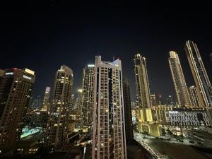Nespecifikovaný výhled na destinaci Dubaj nebo výhled na město při pohledu z apartmánu