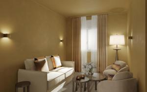 Posezení v ubytování Hotel Gounod Fully Renovated