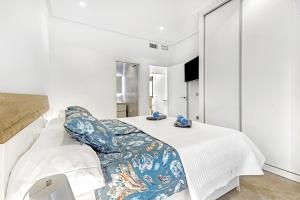 En eller flere senge i et værelse på Porto Marina Village + 17 billeder