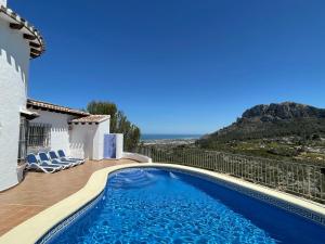 Villa con piscina y vistas en Villa Casa Dalí en Monte Pego
