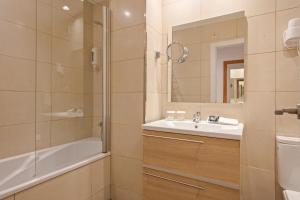 Kúpeľňa v ubytovaní Hotel Acta Azul Barcelona