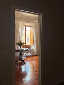 Foto Roomas asuva majutusasutuse Penthouse 23 - Vatican Charming Apartment galeriist +23 fotot