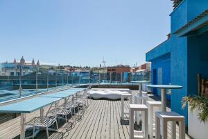 Bazén v ubytovaní Hotel Acta Azul Barcelona alebo v jeho blízkosti