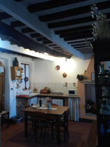 Cucina o angolo cottura di House with stunning views