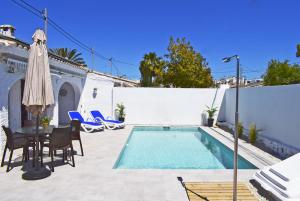 Πισίνα στο ή κοντά στο Anacasa Villa Bacalla les Marines CH3400