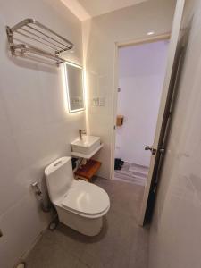 Koupelna v ubytování CiNta Hotel