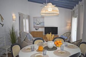 Μια τηλεόραση ή/και κέντρο ψυχαγωγίας στο Anacasa Villa Bacalla les Marines CH3400