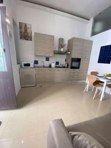 Η κουζίνα ή μικρή κουζίνα στο Mydomu House