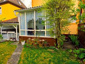 Zahrada ubytování Gartenwohnung mit Terrasse 2 Zimmer + 6 fotografií
