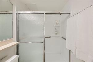Ένα μπάνιο στο Outstanding Location - 1BR Haven near the Strip +21 φωτογραφίες