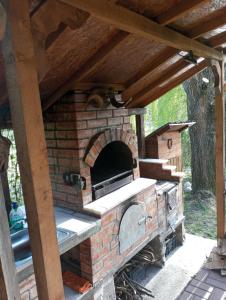 Gril dostupný pro hosty v penzionu